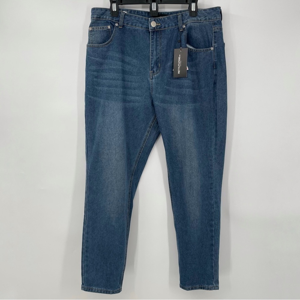 NEW! Pretty Little Thing Bum Rip Jeans - Picture 2 of 15